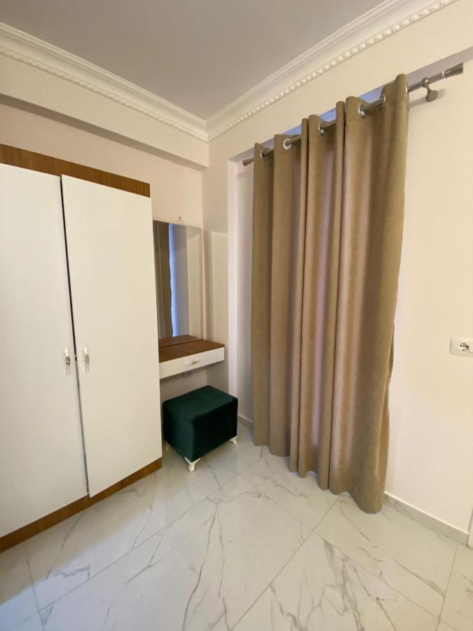 Golden Hill 3*
