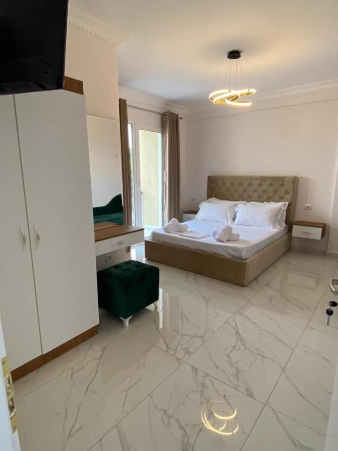 Golden Hill 3*