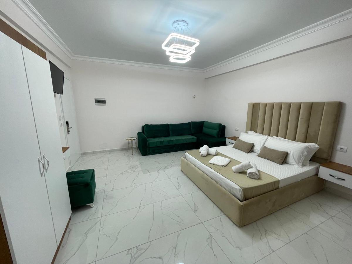 Golden Hill Hotel